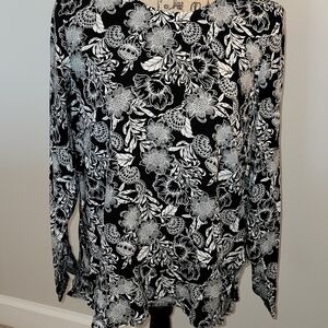 NWOT J.Jill black white floral top